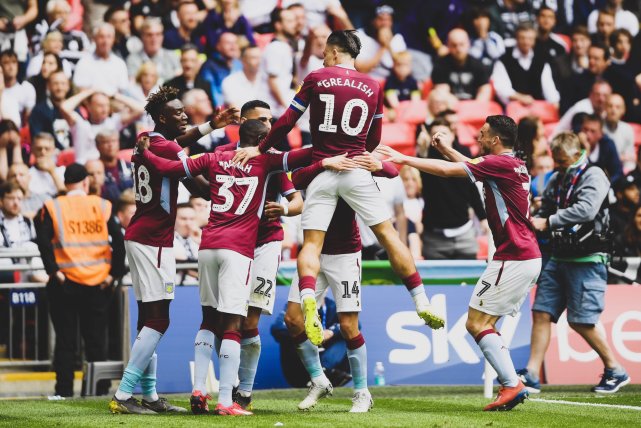  阿斯顿维拉青春风暴席卷布伦特福德主场