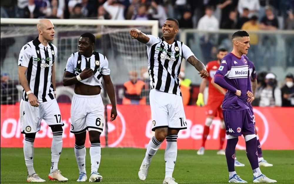  佛罗伦萨德比战失利，排名滑落至中下游